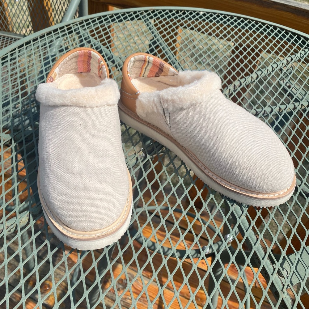 Cozy Cream Slip-On Shoes with Faux Fur Lining